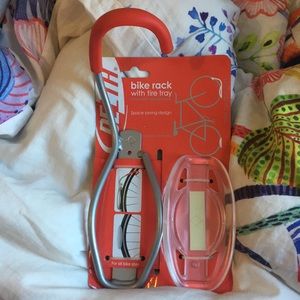 Vertical bicycle rack